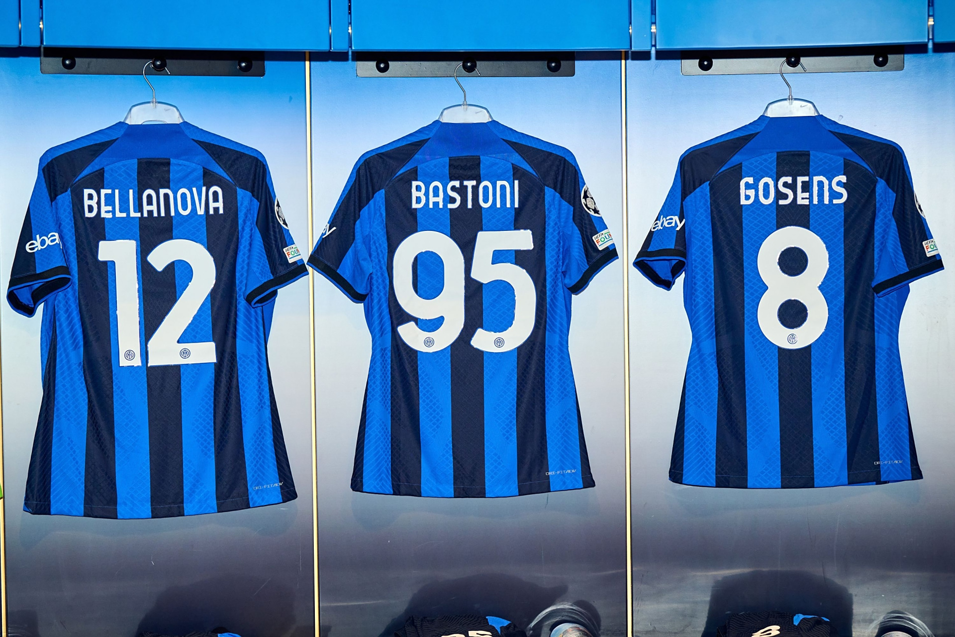 广东宏远训练开放日，训练课后更衣室发声引观众欢呼，欧冠在即，控场能力成焦点的简单介绍