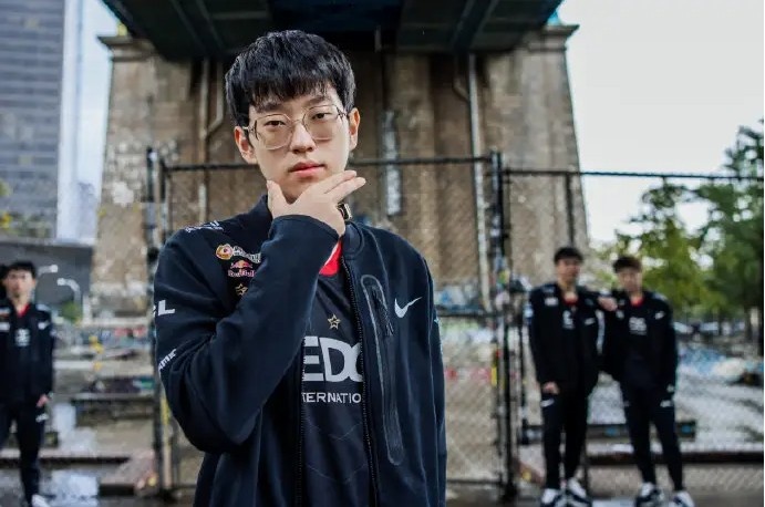 Scout在C9比赛中挺进下一轮，比分优势明显引发热议！的简单介绍