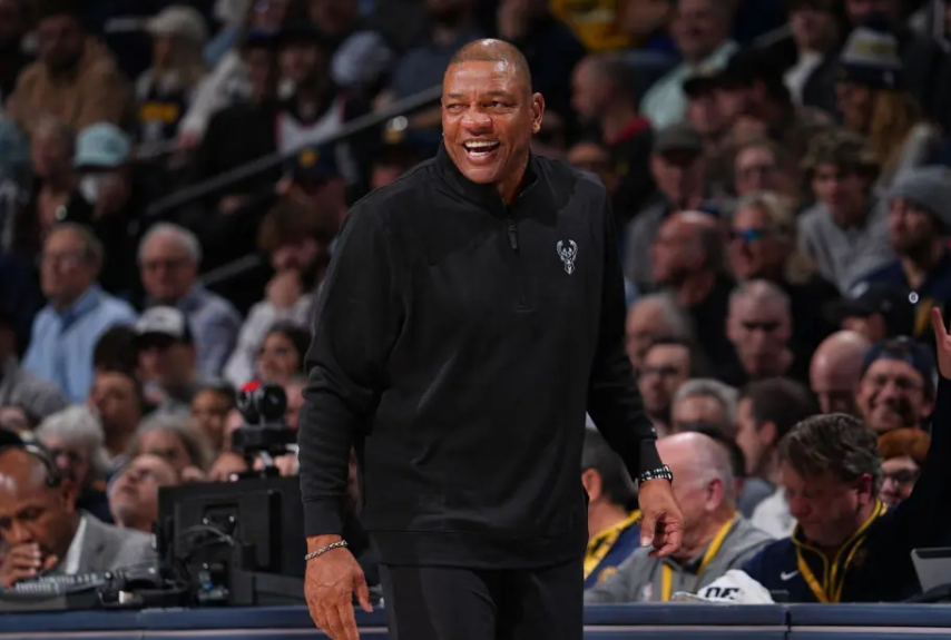 穆雷连续七场比赛得分超过精彩发挥，雄鹿挑战极限！的简单介绍